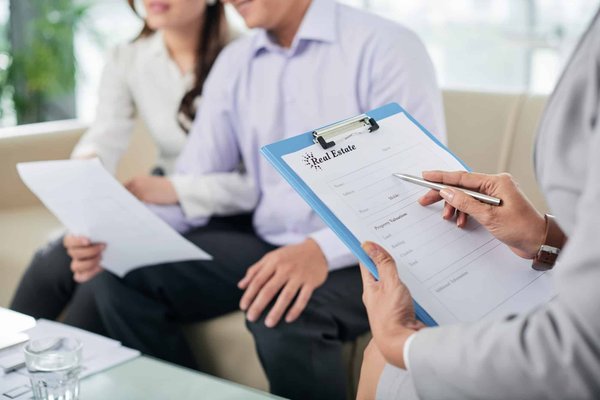 Quelle est l'importance de la vérification des antécédents des locataires ?