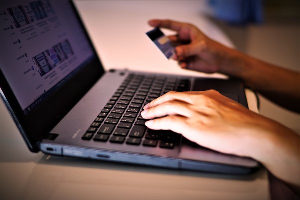 Évaluer votre expérience d'apprentissage en ligne : guide et avis